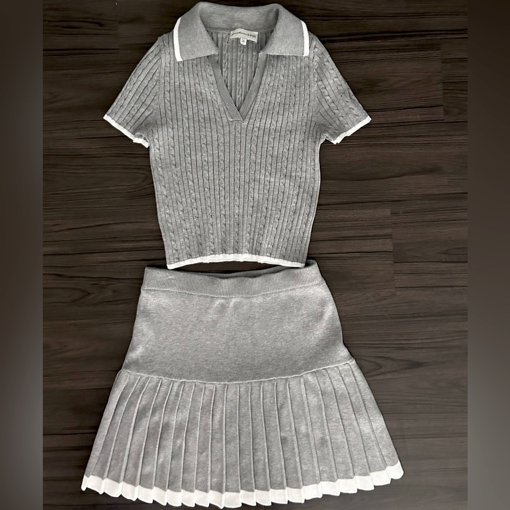 Freshman 1996 Gray Ribbed Knit Top and Pleated Skirt Set 68% rayon 32% poliester